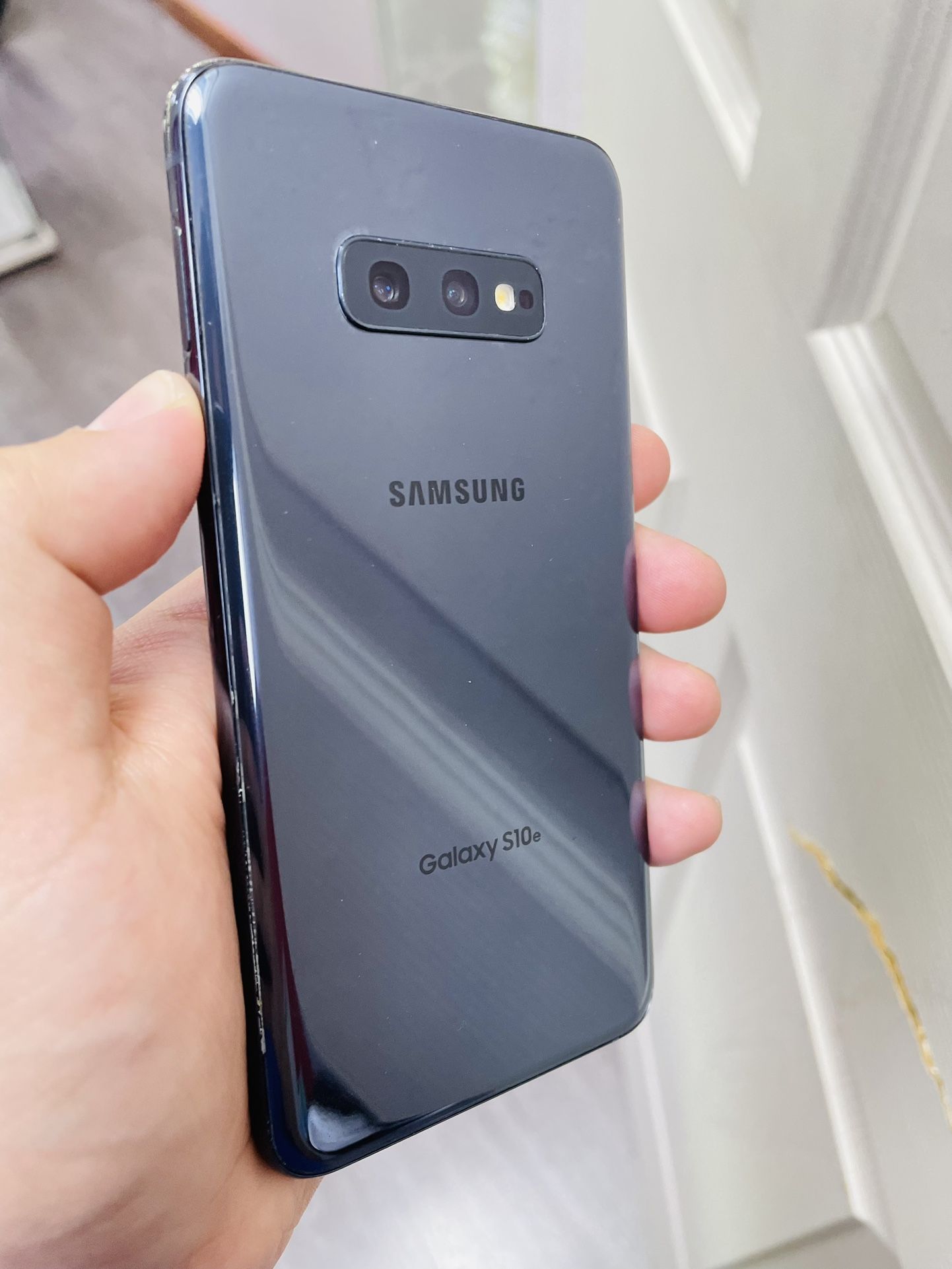 Samsung Galaxy S10E Unlocked 128GB
