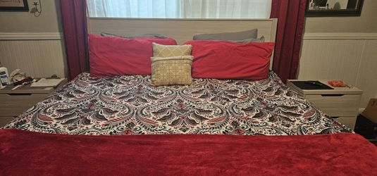 King Bed Frame And Headboard & Box spring