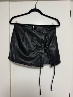 Windsor Black leather skort