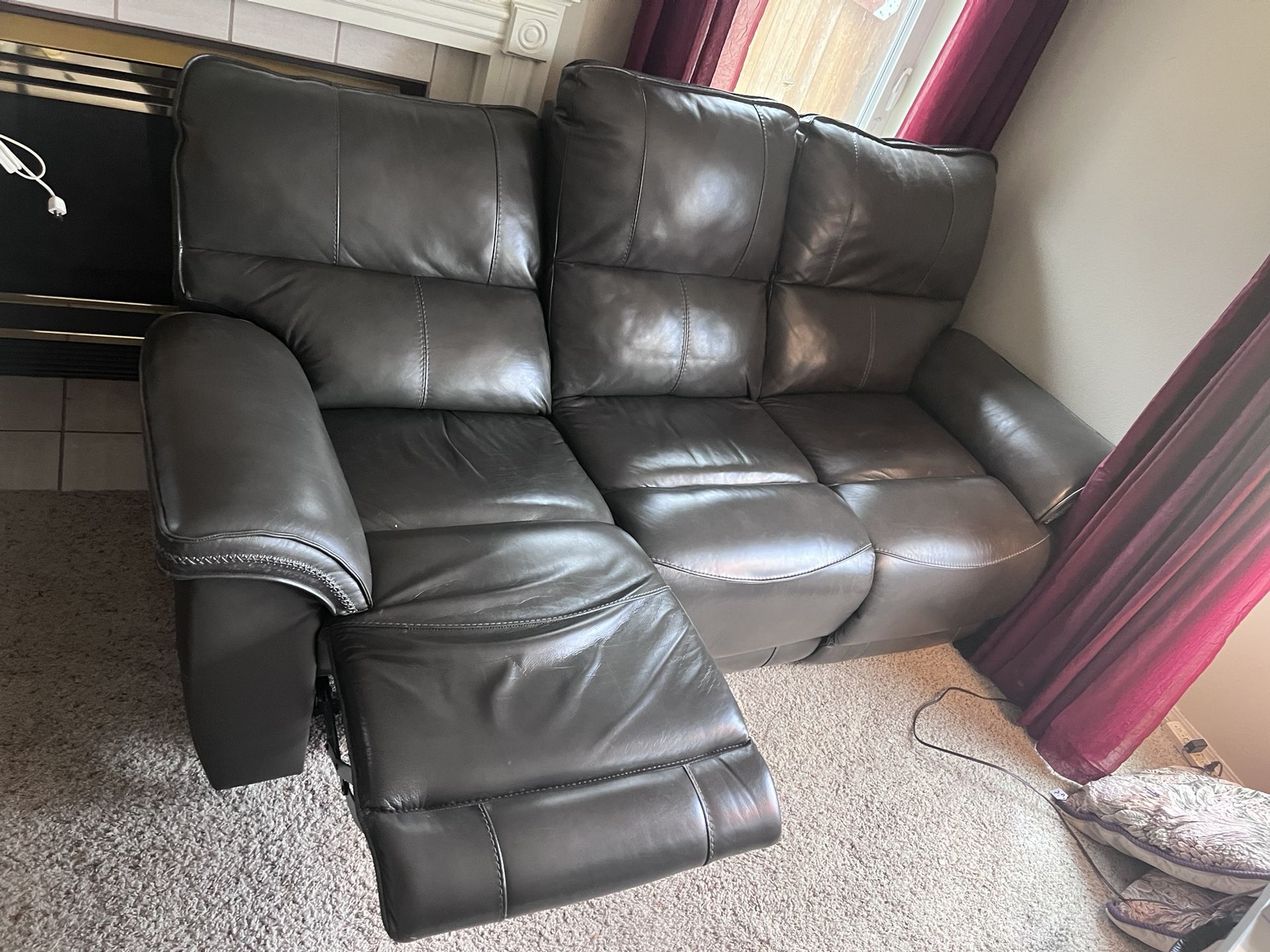 La-Z-Boy Gray Leather Reclining 7 Ft Sofa