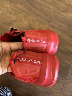 NEW RED MEMBERS ONLY SIZE 9