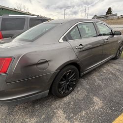 2010 Ford Tauros Limited 4D Sedan 