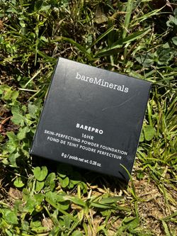 BARE-MINERALS POWDER FOUNDATION