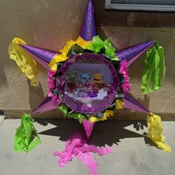 Smiling Critters 3D Star Pinata 
