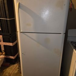 Frigidaire Refrigerator 