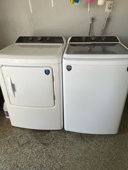 Washer and gas dryer