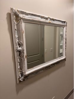 White custom  mirror