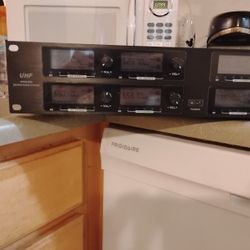 UHF Wireless Microphone System 