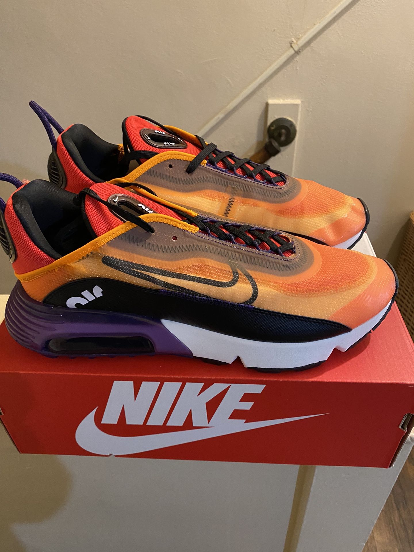 Nike Air Max 2090. Orange. Size: 10.5