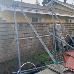 Scaffolding Tube And Clamp W/ Planks