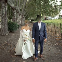 Off White Bridal Dress Two Piece Size 10 - Which Is a Small/Medium - 138/140 Lbs