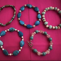 Lot of 5 blue turquoise beaded bracelets  In good condition