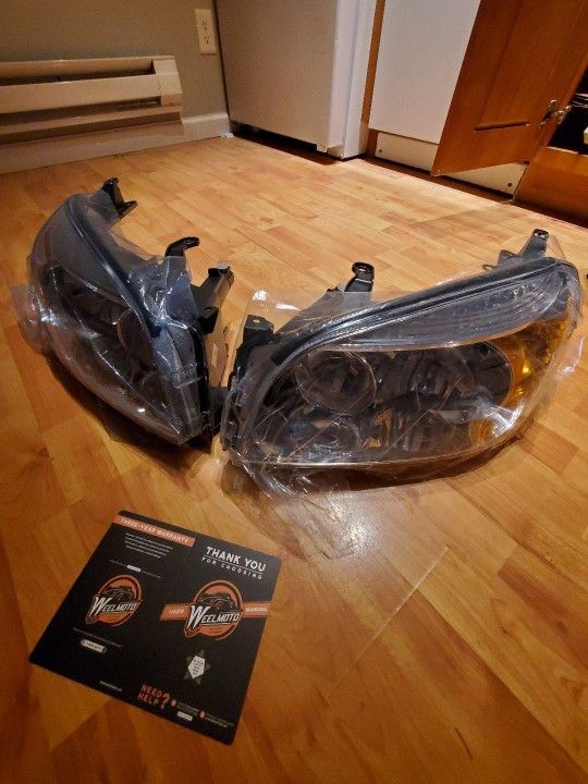 Toyota Rav 4 Headlamp Pair Set Chrome