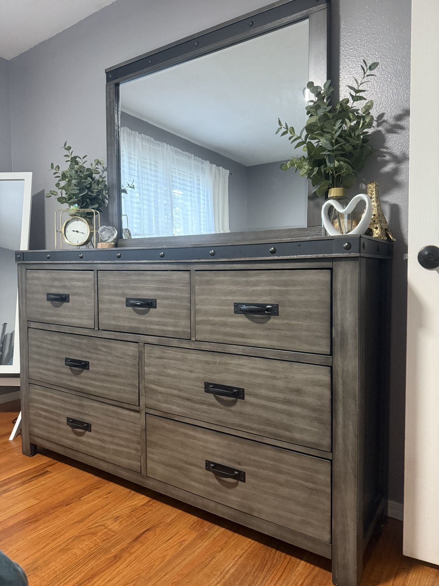 Dresser with mirror