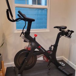 Peloton Bike + Delivery + Warranty + 1000 Happy Customers 