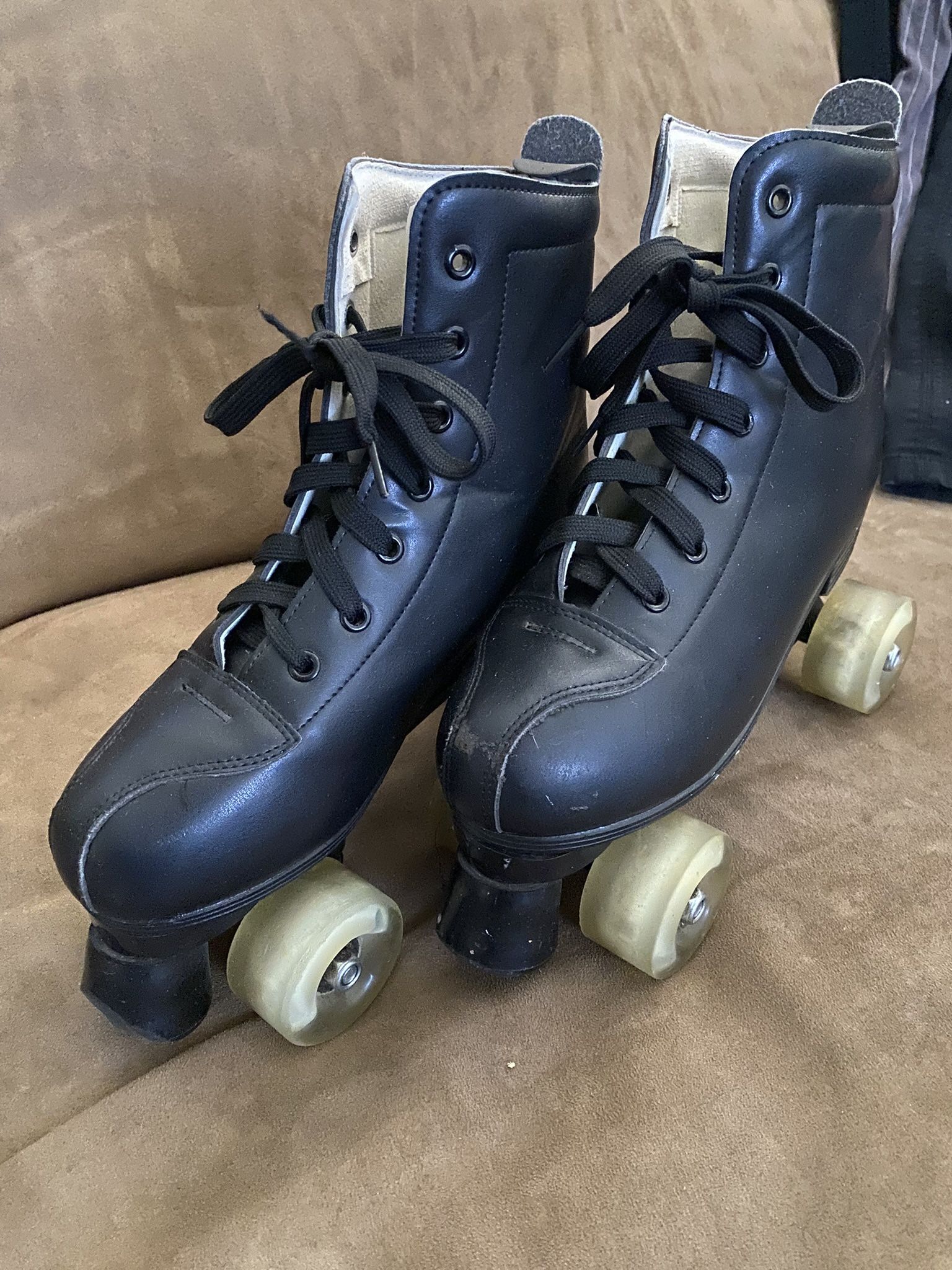 Black Roller Skates With Light Up Wheels