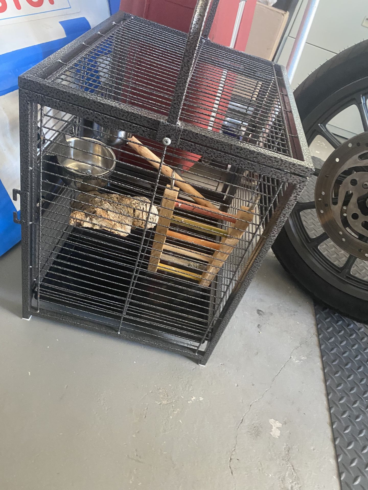 TRAVELING CAGE