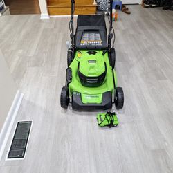 Lawn Mower Greenworks 21in 40v WORK GOOD LIKE NEW Self-propelled