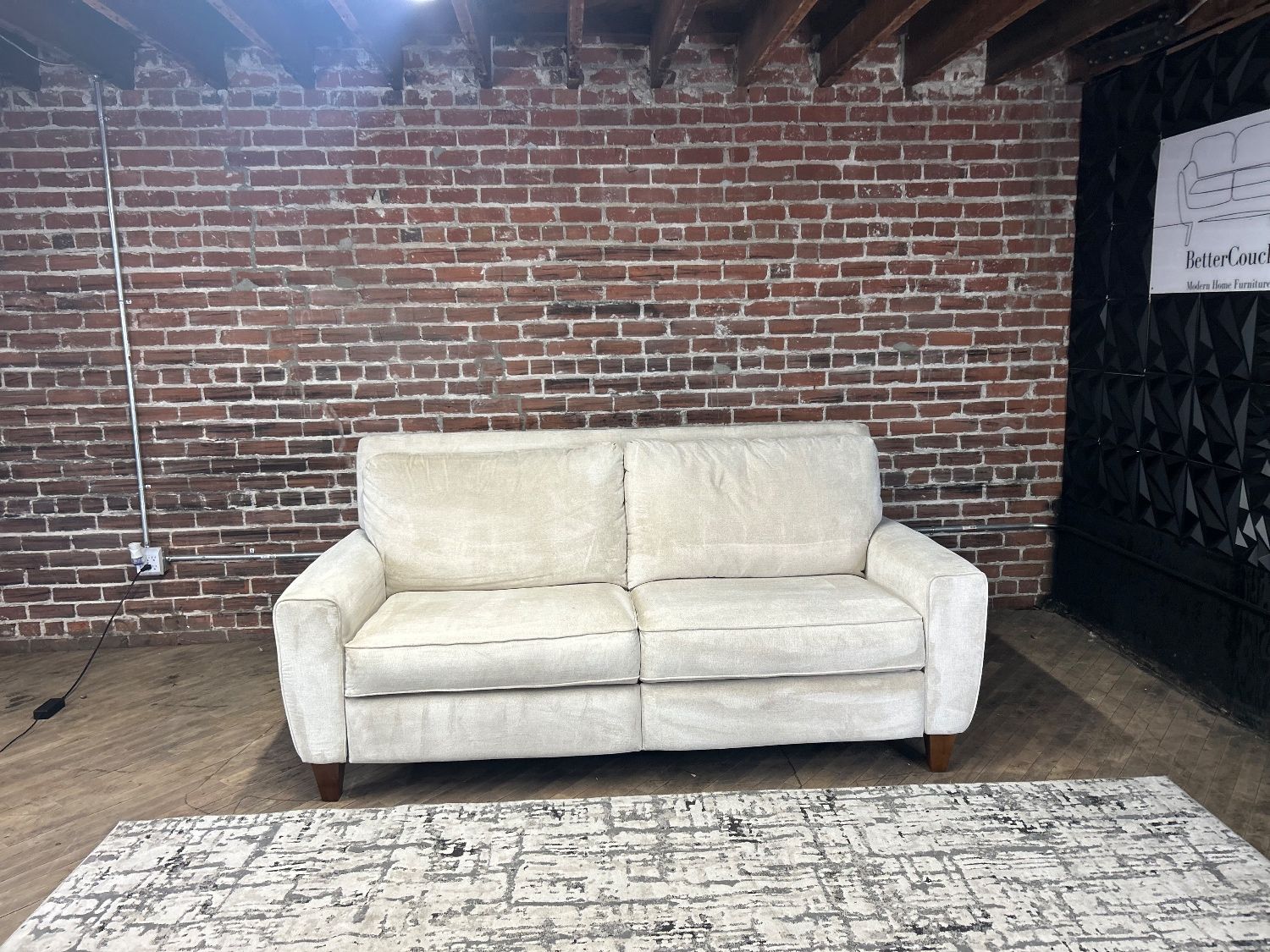 Free Delivery- Cream electric recliner couch/sofa