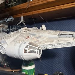 Star Wars Legacy Millennium Falcon