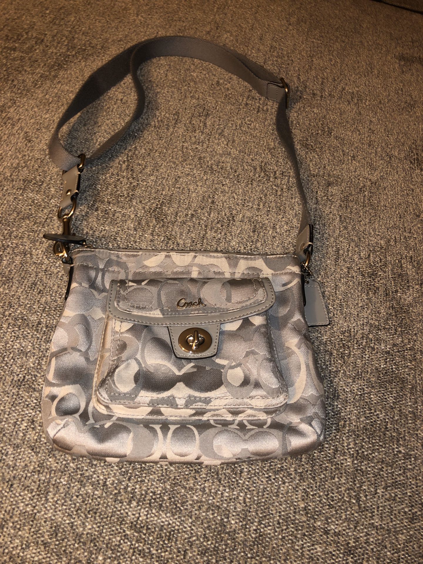 Grey authentic Coach messenger bag like new! No stains, rips, tears etc $30 p/u *additional pics sent upon request