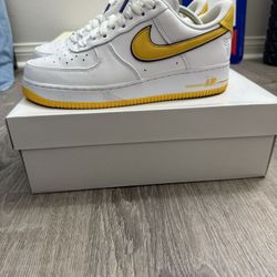 Kobe Bryant Air Force 1 Size 9.5