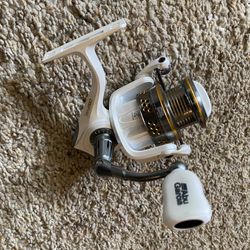 Brand New Abu Garcia MaxPro 3000 Spinning Reel 