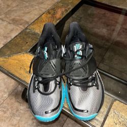 Nike Kyrie Low 3 Moon