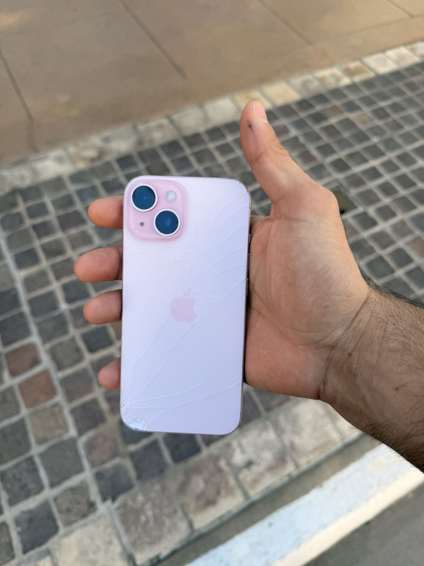 iPhone 15 Pink 