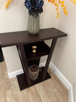 Accent table