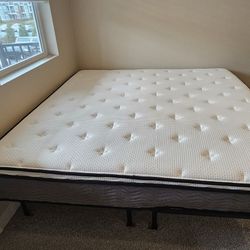 ZINUS King size mattress and bed frame set