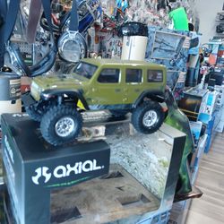 Axial SCX24 Jeep Wrangler JLU 1/24 RC Crawler. Brand new$135