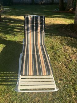 Outdoor lounge chair