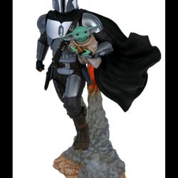 Mandalorian and Baby Yoda Statue