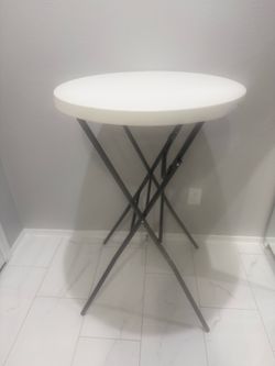 Cocktail table 28 inch portable