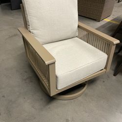 Outdoor Patio Furniture Aluminum Swivel Chair *New*