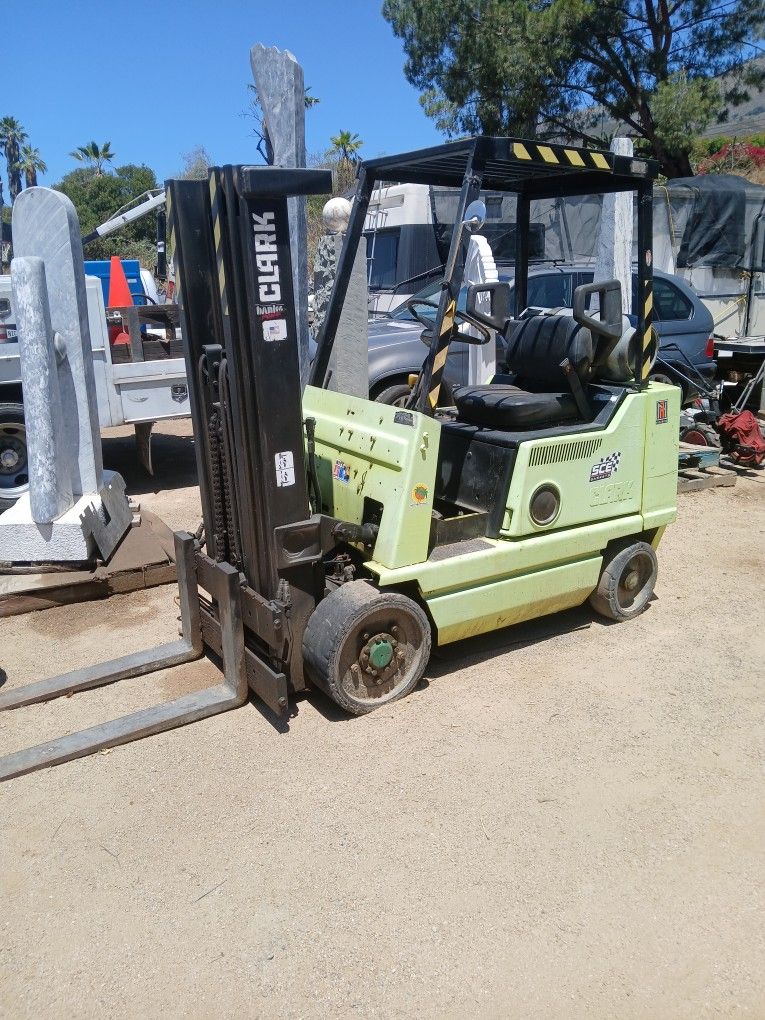 Forklift CLARK MODEL 5000  PD. LIFT Excel