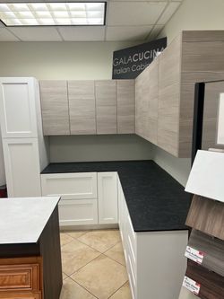 Kitchen Cabinet Display Set with Countertop