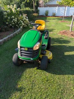 John Deere D105 riding mower