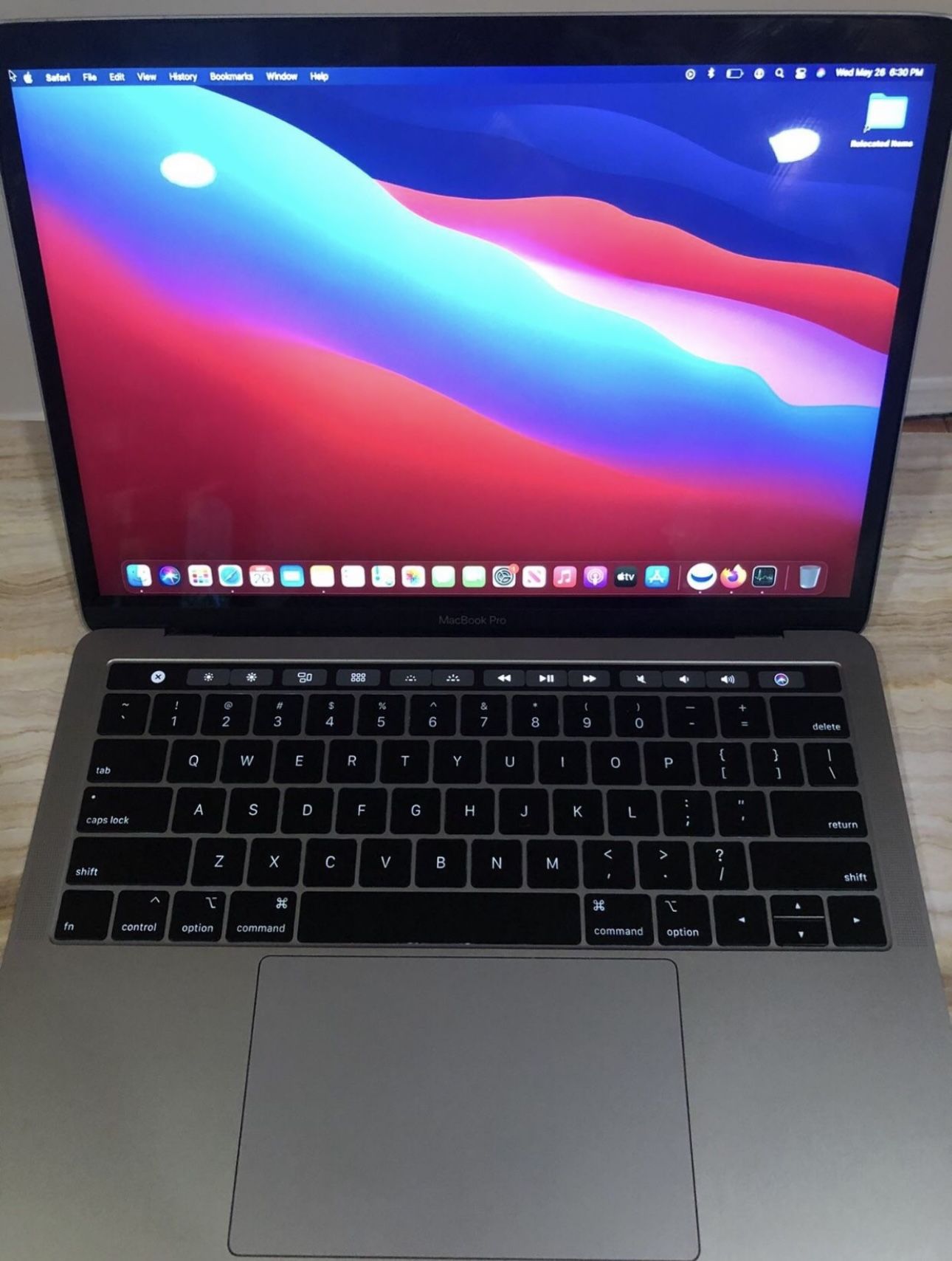 MacBook Pro 13” Touchbar 128GB- 8gb ram - Clean - Good condition - Cash or Trades