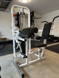 Paramount bicep tricep combo machine Model 1700