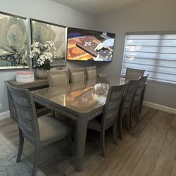 Dining Table And 8 Chairs 