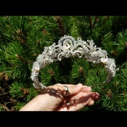 Lovely Wedding Crystal Crown 