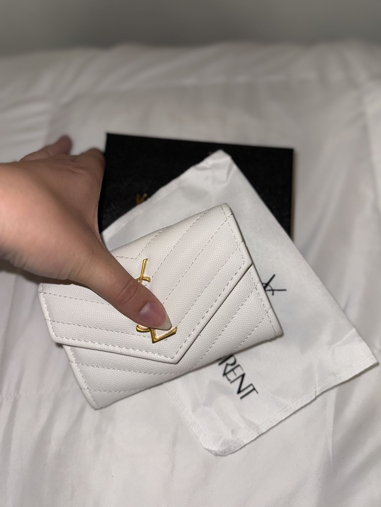 White Puffy Wallet