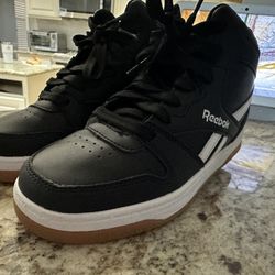 Reebok Heely’s Size 4 boys 
