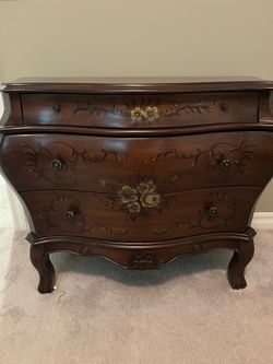 Accent table