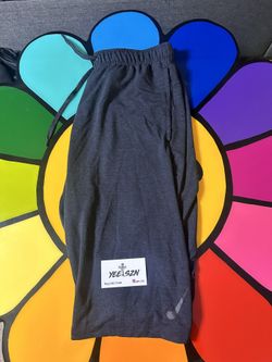 Nike 3/4 shorts dri fit size large lightly used 