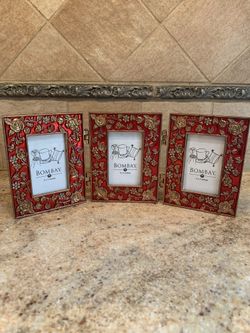 Bombay Trifold Frame