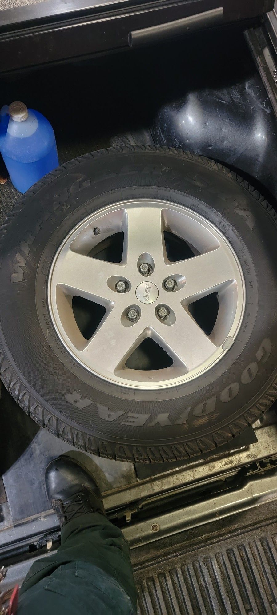 Jeep Rims 17" 255/75r17