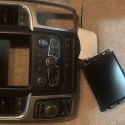 2017 dodge ram 8.4 unconnect radio